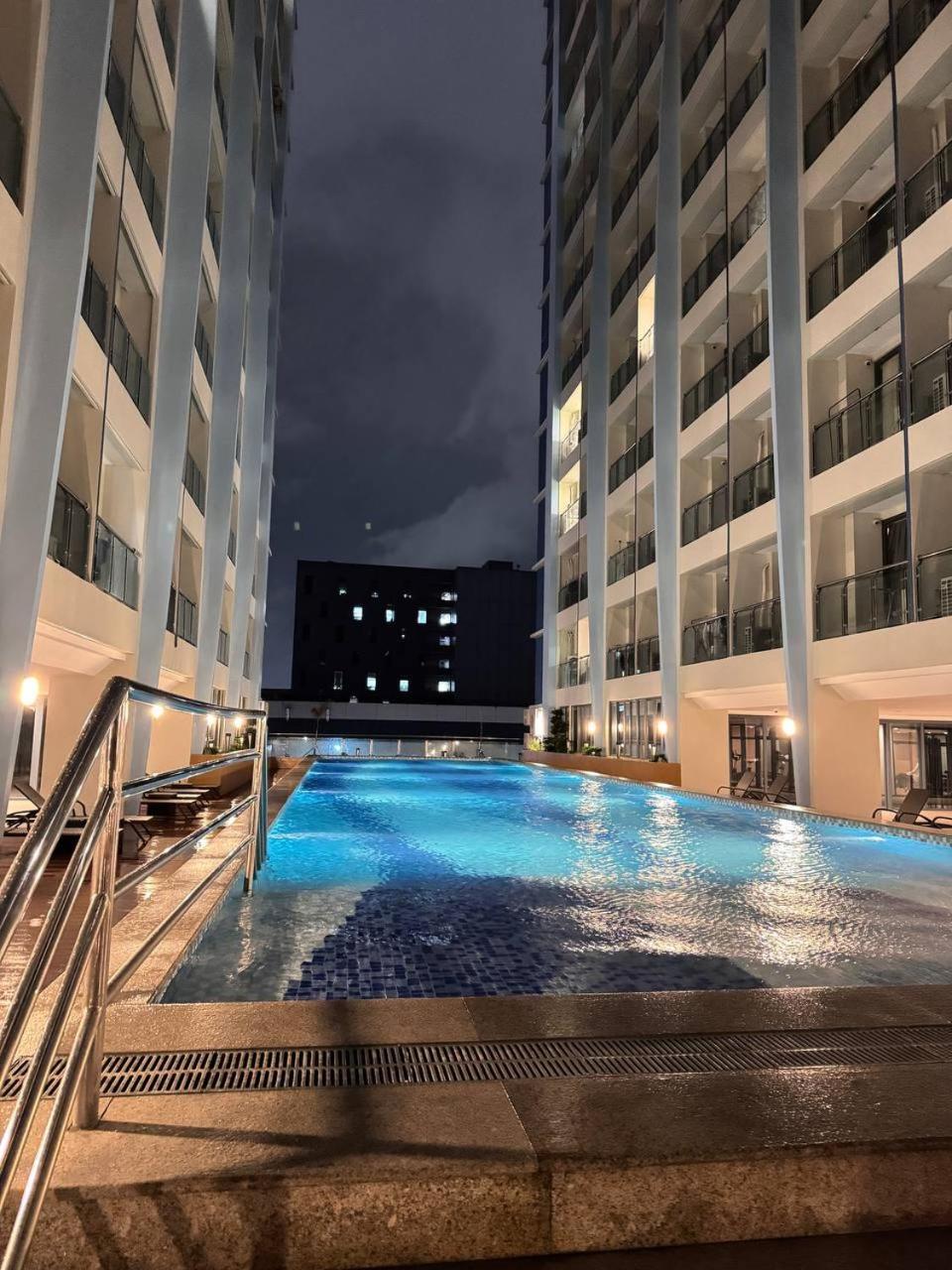 L Condotel Paranaque City Exteriér fotografie